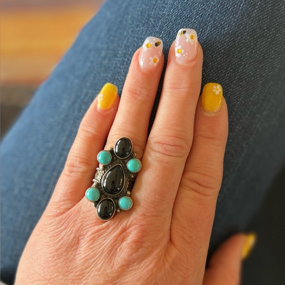 Native American Turquoise & Onyx Ring - Picture 3 of 7